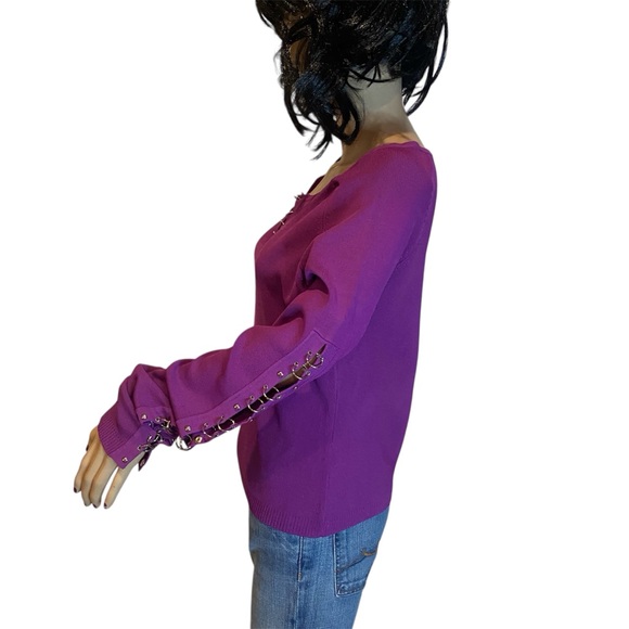 Q.U.E. Purple Rayon Blend Shirt Top with Silvertone Hardware Size Large NWT - Picture 3 of 9